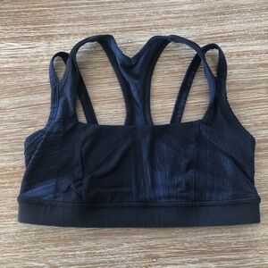 Lululemon sports bra. EUC. Size 4